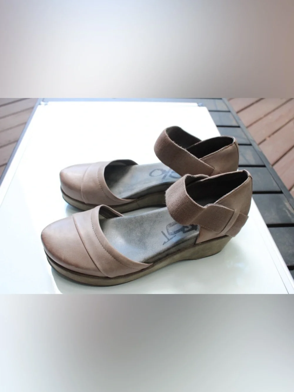 OTBT pic taupe